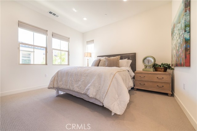 Detail Gallery Image 12 of 21 For 183 Carlow, Irvine,  CA 92618 - 2 Beds | 2 Baths