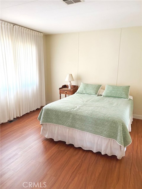 24701 Raymond Way, Lake Forest CA: https://media.crmls.org/medias/ea498c45-2809-40a5-9aea-cb2f902a0101.jpg