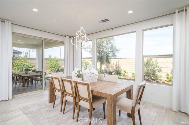 Detail Gallery Image 21 of 44 For 3677 S Bearberry Ave, Ontario,  CA 91761 - 5 Beds | 3 Baths