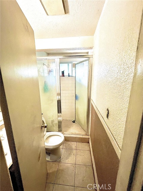 Detail Gallery Image 5 of 6 For 1084 Del Valle Ave, La Puente,  CA 91744 - 4 Beds | 2 Baths
