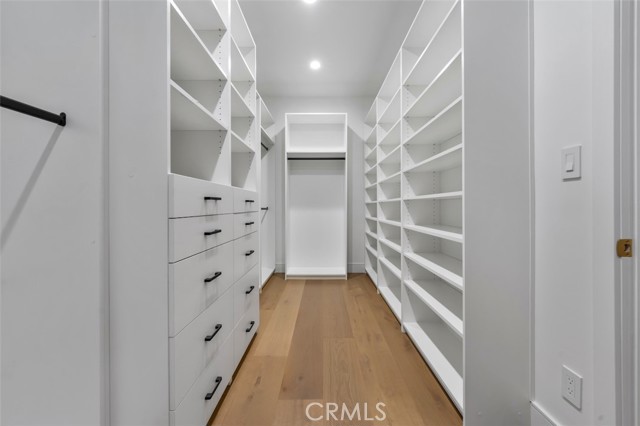 5019 Donna Avenue, Tarzana CA: https://media.crmls.org/medias/ea4db9e3-80c9-4b00-8fbe-ac5dccb4e246.jpg