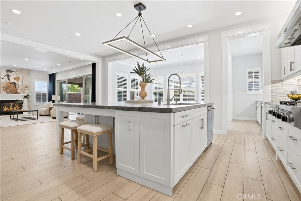 MLS #OC25270445 image #8