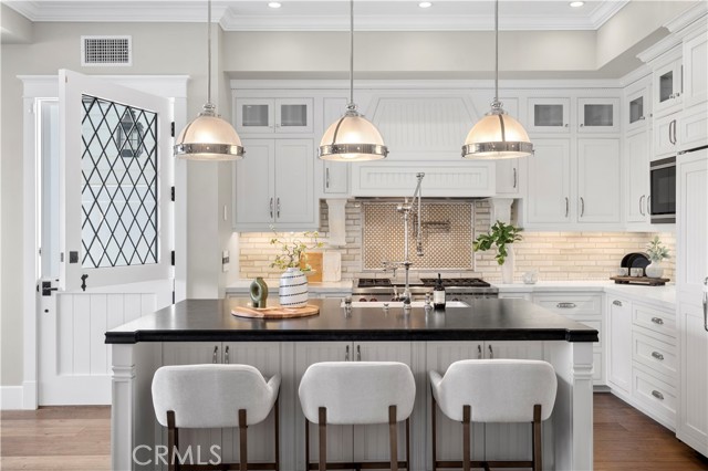 Detail Gallery Image 9 of 31 For 718 Poinsettia, Corona Del Mar,  CA 92625 - 3 Beds | 3/1 Baths