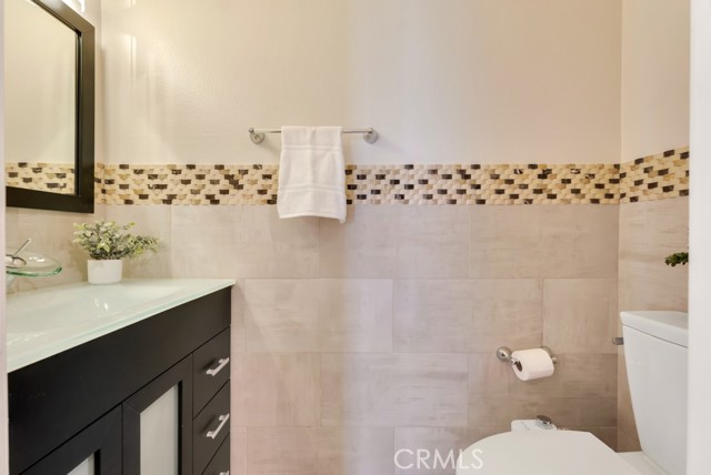 Detail Gallery Image 13 of 37 For 8958 Burnet Ave #E6,  North Hills,  CA 91343 - 3 Beds | 2/1 Baths