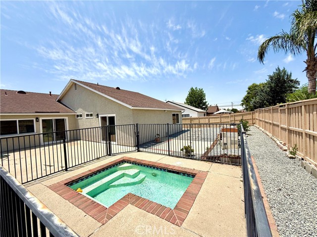 2382 Carlsbad Circle, Hemet CA: https://media.crmls.org/medias/ea5092cd-8513-40fd-9f48-531e6fdd72c2.jpg