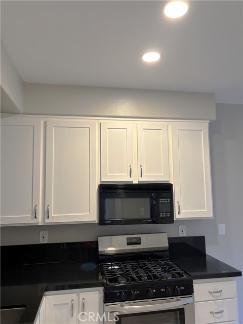 Detail Gallery Image 8 of 35 For 4766 Taranto Way, Oak Park,  CA 91377 - 2 Beds | 2/1 Baths