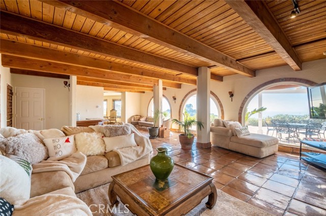 Detail Gallery Image 6 of 74 For 135 Loma Metisse Rd, Malibu,  CA 90265 - 5 Beds | 3/1 Baths