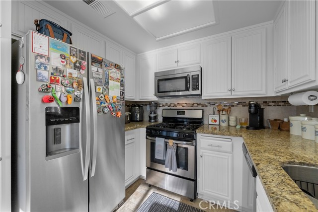 Detail Gallery Image 12 of 42 For 26964 Flo Ln #324,  Canyon Country,  CA 91351 - 2 Beds | 2 Baths