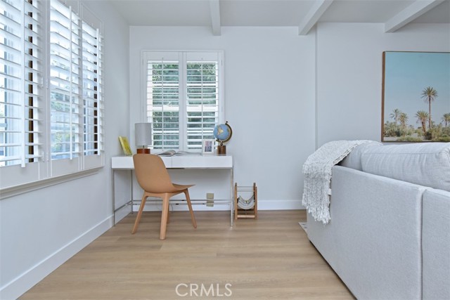 3753 Berry Drive, Studio City CA: https://media.crmls.org/medias/ea527596-8423-47e9-b066-c379034225f9.jpg