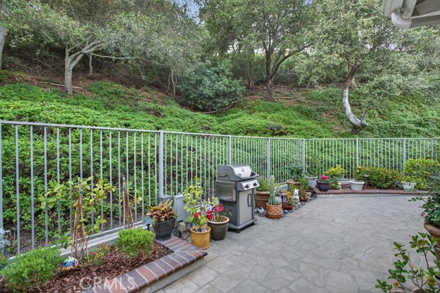 Detail Gallery Image 27 of 30 For 847 S Amber Ln, Anaheim Hills,  CA 92807 - 3 Beds | 3 Baths