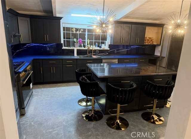 Detail Gallery Image 7 of 10 For 9197 Haddon, Sun Valley,  CA 91352 - 3 Beds | 3 Baths