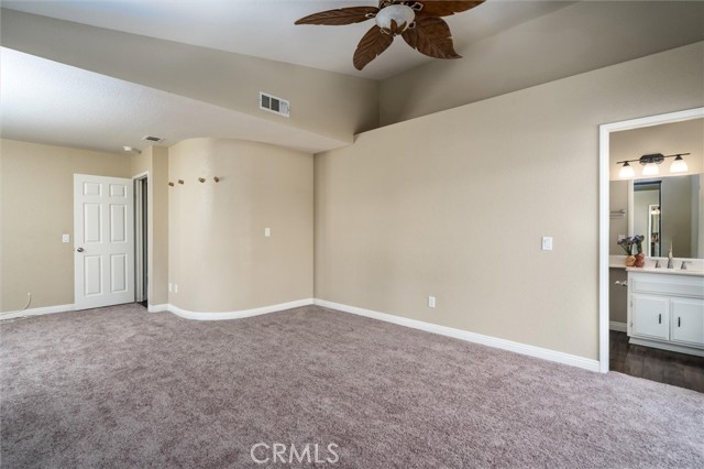 24822 Fire Falls Drive, Murrieta CA: https://media.crmls.org/medias/ea558c49-5c67-4a3c-bcc2-2a662744459b.jpg