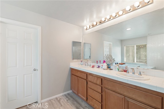 Detail Gallery Image 11 of 32 For 31927 Manzanita Ln, Lake Elsinore,  CA 92532 - 6 Beds | 3 Baths