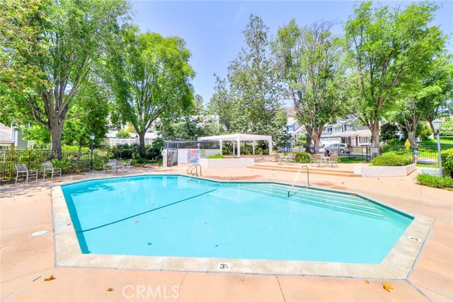 345 Jeremiah Drive, Simi Valley CA: https://media.crmls.org/medias/ea57a980-646c-416a-b4a7-194ef9fae7ca.jpg