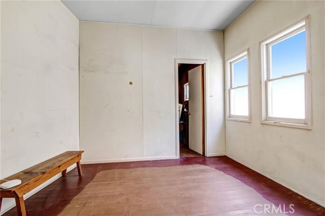 Image 17 of 46 For 724 Glenoaks Boulevard