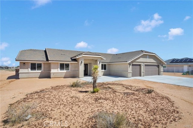 10628 Pauhaska Road, Apple Valley CA: https://media.crmls.org/medias/ea58d999-1dbe-4d3c-8cbe-c1ebae361b73.jpg