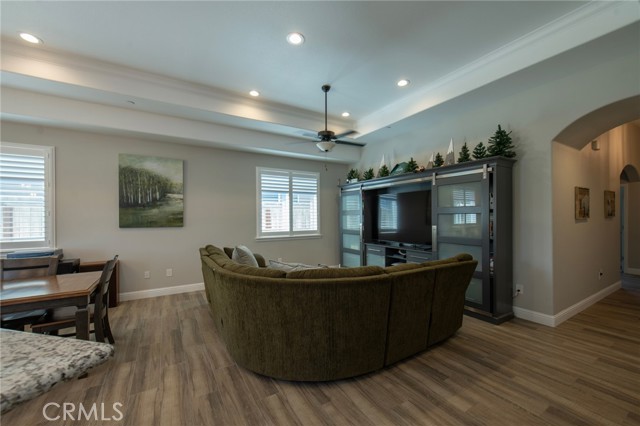 511 Timberline S Way, Madera CA: https://media.crmls.org/medias/ea594b2e-1239-4398-9d4f-93c0df1c9af3.jpg