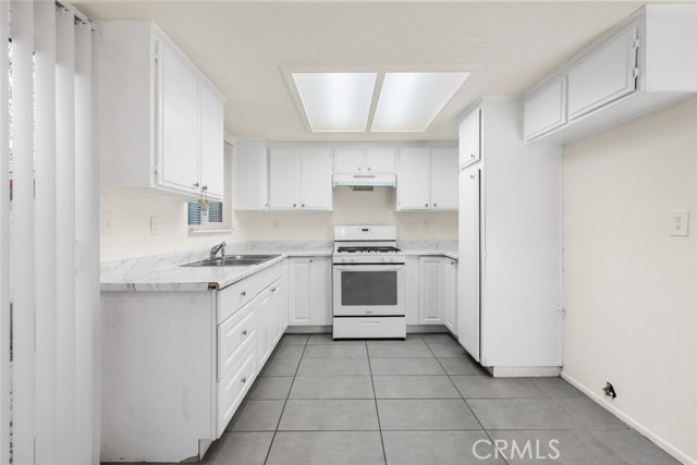 Detail Gallery Image 13 of 27 For 324 E Avenue Q7, Palmdale,  CA 93550 - 2 Beds | 2 Baths