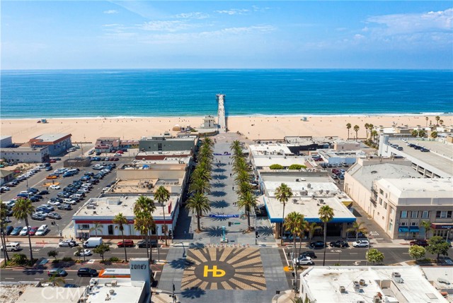 1707 Pacific Coast, Hermosa Beach CA: https://media.crmls.org/medias/ea5ab098-e825-4f53-8dc5-aeaa93443b50.jpg