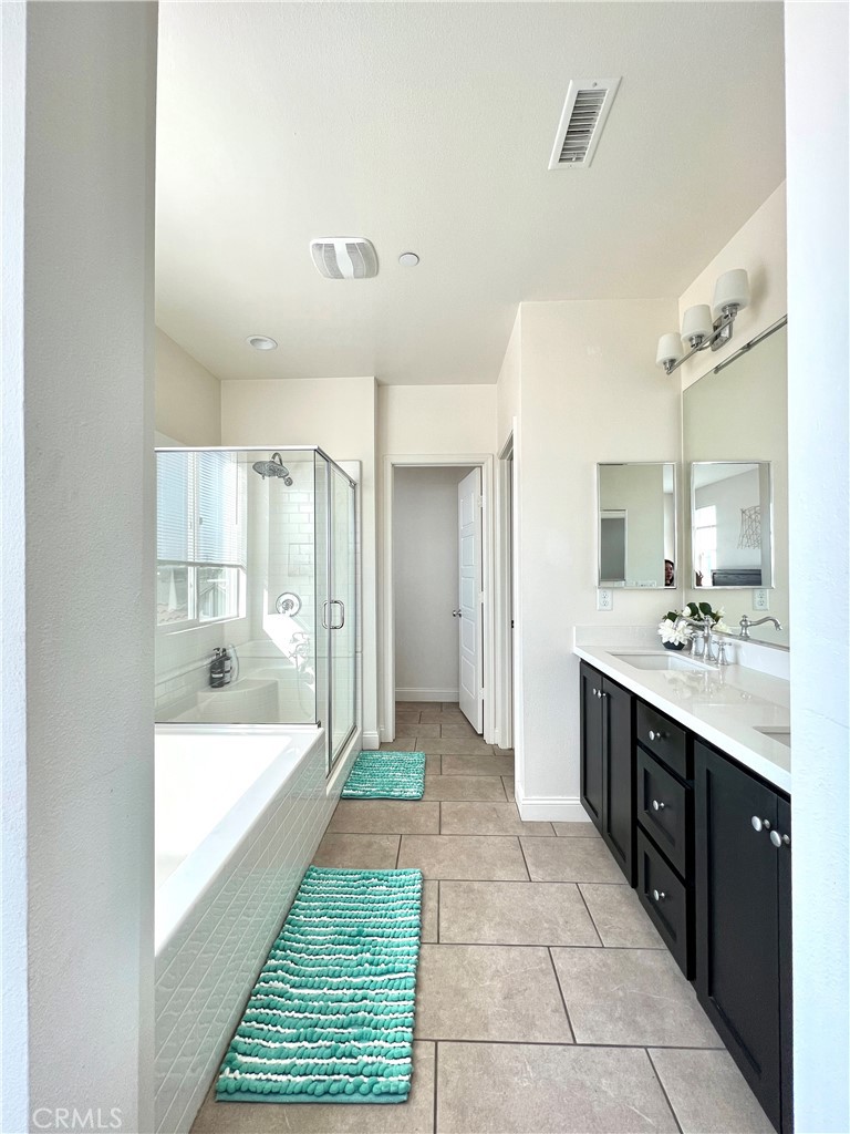 MLS #OC25256644 image #33