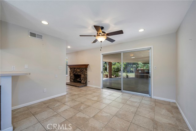 5347 E Bergh Drive, Anaheim Hills CA: https://media.crmls.org/medias/ea5aee62-b34e-4d33-a234-2076ccbc4508.jpg
