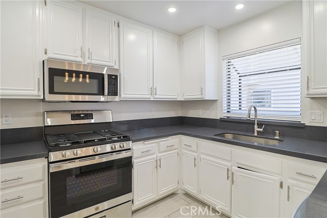 8338 Woodley Pl, North Hills CA: https://media.crmls.org/medias/ea5bbabd-9f71-4b03-a9ce-c41cdd38510e.jpg