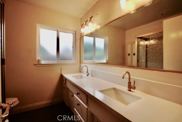 Detail Gallery Image 7 of 13 For 22148 Welby Way, Woodland Hills,  CA 91303 - 3 Beds | 2 Baths