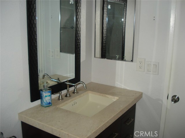 Detail Gallery Image 11 of 17 For 660 South Glassell Street #2,  Orange,  CA 92866 - 1 Beds | 1 Baths