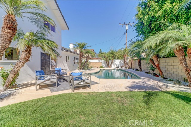 11428 Snowdrop Avenue, Fountain Valley CA: https://media.crmls.org/medias/ea5c6127-60de-46ed-8076-ab2472488878.jpg