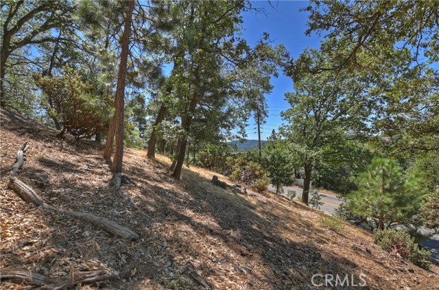 Detail Gallery Image 13 of 18 For 27588 Matterhorn Dr, Lake Arrowhead,  CA 92352 - – Beds | – Baths