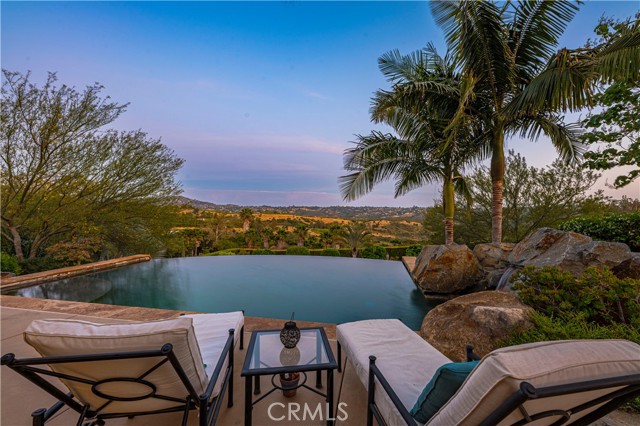 40468 Rock Mountain Drive, Fallbrook CA: https://media.crmls.org/medias/ea5d58fb-c032-448b-8b7b-7102eaca2445.jpg