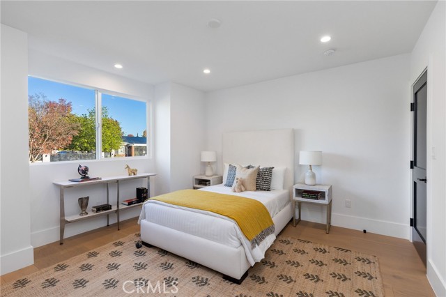 Detail Gallery Image 26 of 45 For 5537 Sunnyslope Ave, Sherman Oaks,  CA 91401 - 4 Beds | 4/1 Baths