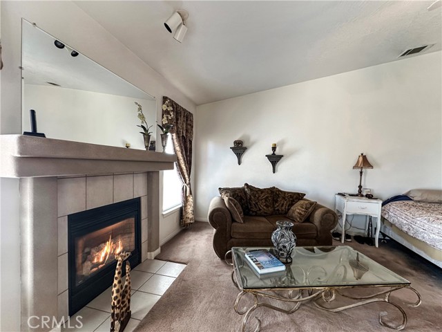 9928 Desmond Drive, Oak Hills CA: https://media.crmls.org/medias/ea5d97fe-5ff0-456d-978b-1ca68c0bc9fa.jpg