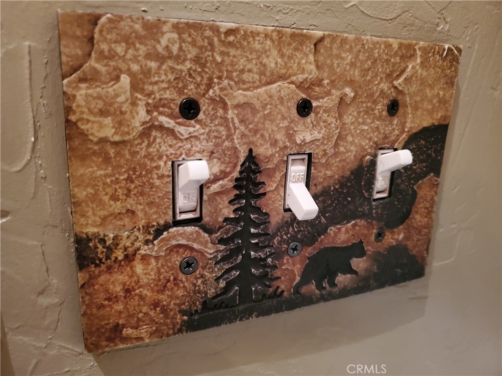 https://media.crmls.org/medias/ea5e6be3-8c55-43d2-ba64-52047740d315.jpg?preset=X-Large