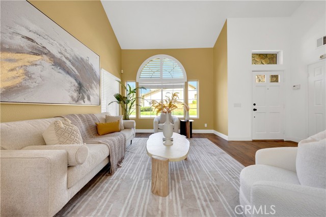 13283 Sunstream Drive, Chino Hills CA: https://media.crmls.org/medias/ea5ec1b0-5291-4af8-97bb-cbc815c53553.jpg