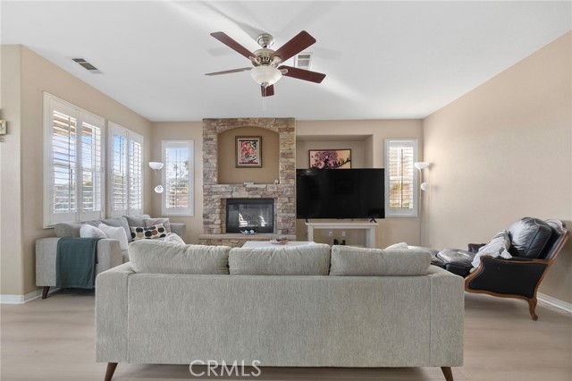 Detail Gallery Image 8 of 40 For 39396 Shree, Temecula,  CA 92591 - 4 Beds | 3/1 Baths