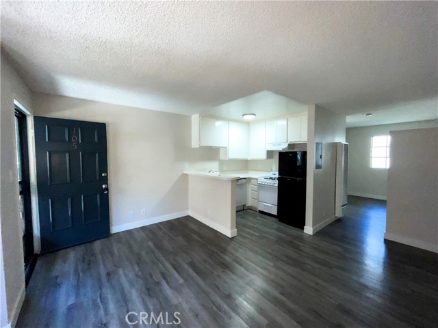 Detail Gallery Image 5 of 12 For 1130 Newport Ave #105,  Long Beach,  CA 90804 - 0 Beds | 1 Baths