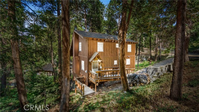 1205 Jungfrau Dr, Crestline, CA 92325