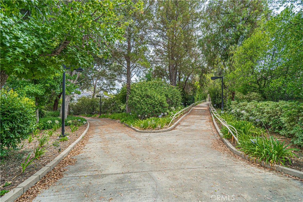 https://media.crmls.org/medias/ea5fd17e-9a51-4353-a6b5-e93f2613054c.jpg?preset=X-Large