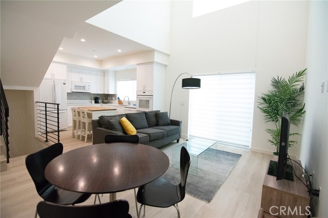 Detail Gallery Image 30 of 53 For 1187 Crenshaw Bld #102,  Los Angeles,  CA 90019 - 2 Beds | 3 Baths