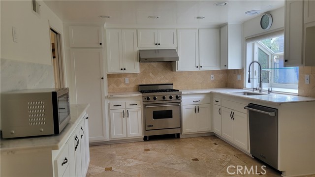 Detail Gallery Image 16 of 20 For 5035 via Donaldo, Yorba Linda,  CA 92886 - 4 Beds | 3 Baths