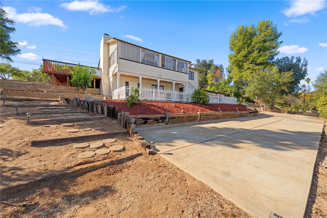 Detail Gallery Image 7 of 58 For 2401 Sunset Dr, Escondido,  CA 92025 - 4 Beds | 2 Baths