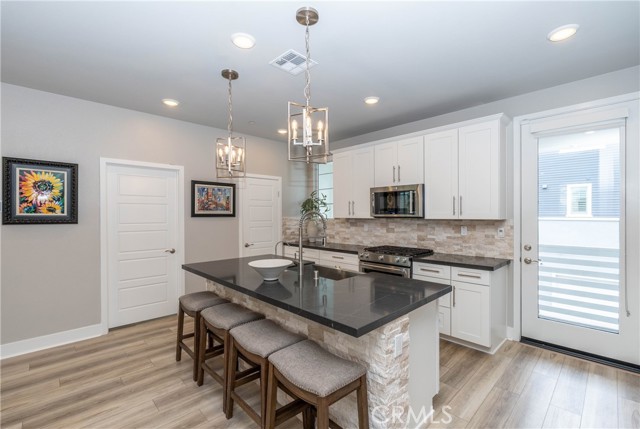 1450 Sea Lane, San Pedro CA: https://media.crmls.org/medias/ea622ec9-c1b1-4db4-aab1-735ca8f32f35.jpg