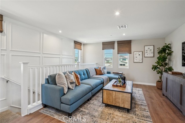 Detail Gallery Image 9 of 20 For 6377 Moonfire Ln, Fontana,  CA 92336 - 4 Beds | 3 Baths