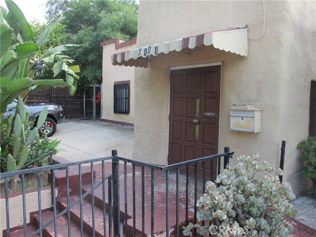 Detail Gallery Image 3 of 28 For 3000 Cazador, Los Angeles,  CA 90065 - – Beds | – Baths