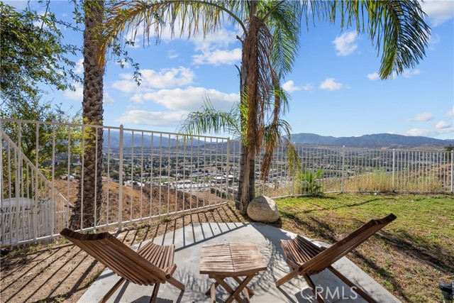 Detail Gallery Image 31 of 33 For 18554 Olympian Ct., Canyon Country,  CA 91351 - 5 Beds | 2/1 Baths