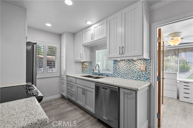 Detail Gallery Image 9 of 45 For 19366 Avenue of the Oaks, Newhall,  CA 91321 - 2 Beds | 2 Baths