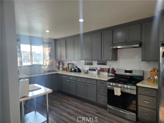 814 S Poinsettia Avenue, Compton CA: https://media.crmls.org/medias/ea63b204-b68d-48c0-9962-29e115891fe6.jpg