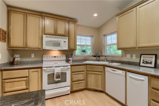 4986 7th Street, Mariposa CA: https://media.crmls.org/medias/ea642201-8e48-4eba-a893-1ce1ceaf3837.jpg
