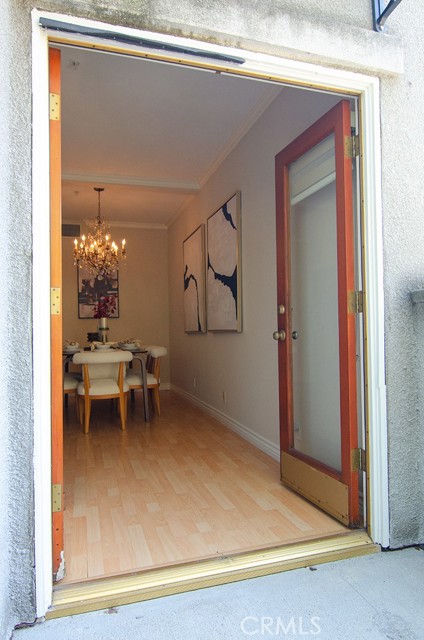 Detail Gallery Image 29 of 35 For 240 S Mentor #2,  Pasadena,  CA 91106 - 2 Beds | 2/1 Baths